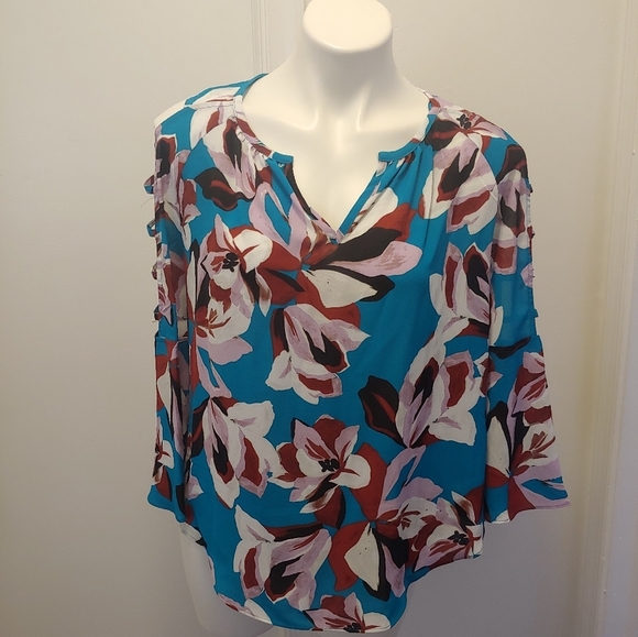 NWT Jennifer Lopez floral cold should/sleeve top - Picture 1 of 5
